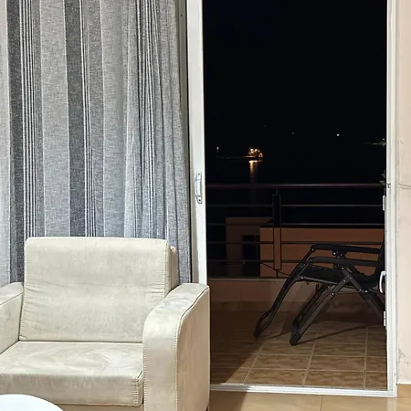 Jon Apartment *